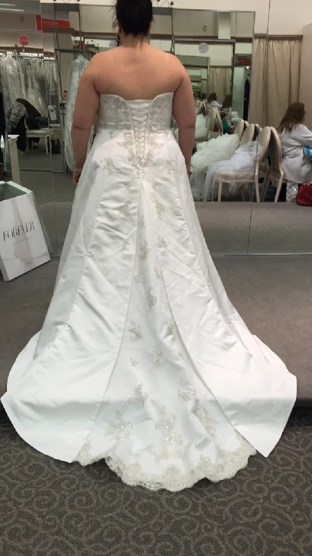 Markdowns David's Bridal 9V9665